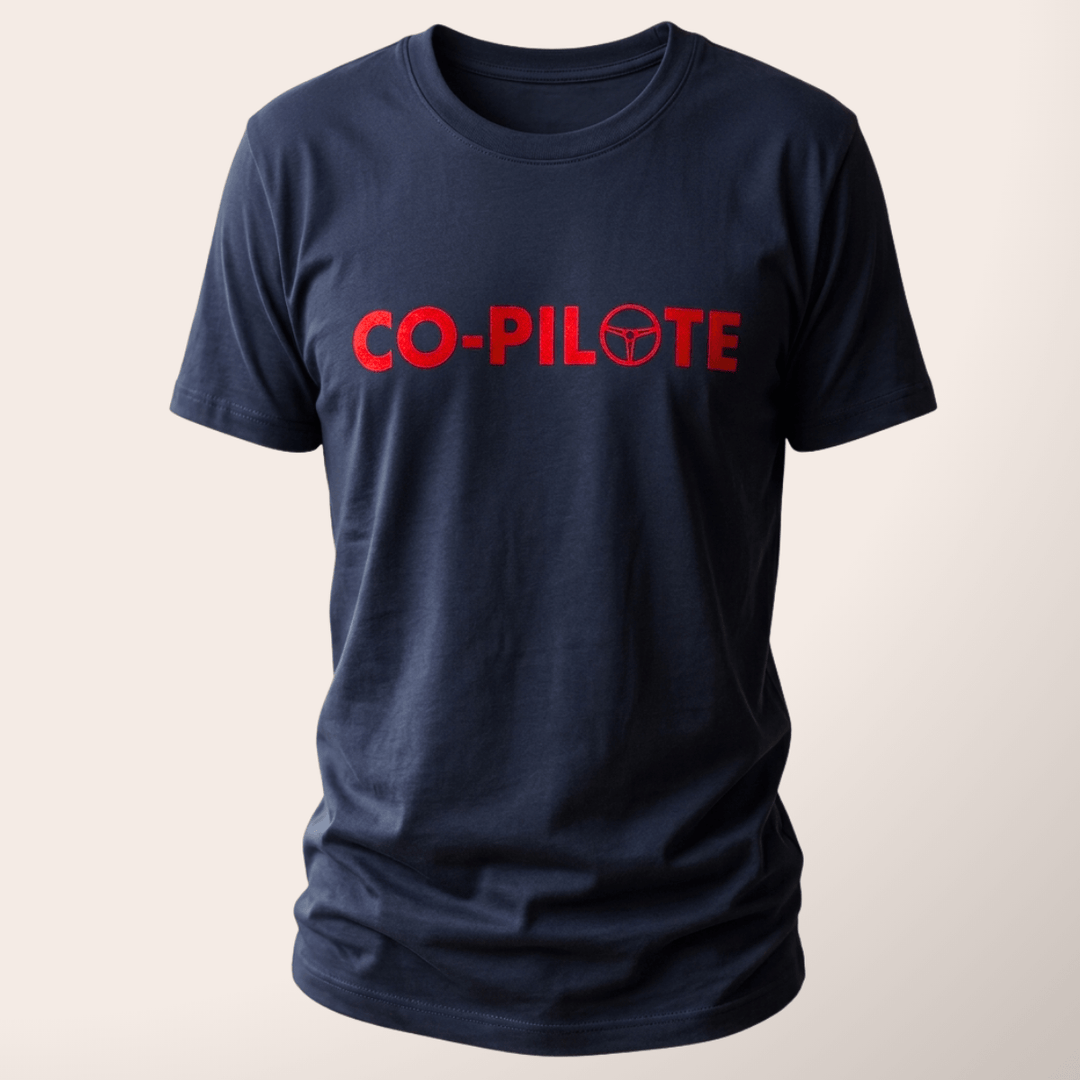 Vroom Vroom Tee Shirt "Co-Pilote" - Vroom Vroom Tee Shirt Co-Pilote. Coton organique bio, imprimé en France avec fierté. Coupe confortable et respirante pour un port quotidien sans compromis.