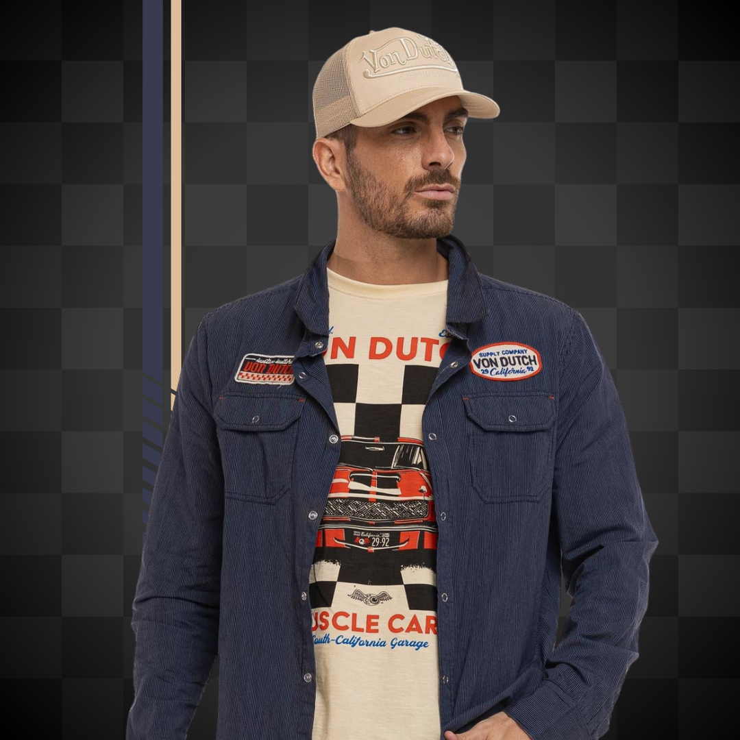 Von Dutch Chemise Rayée "Musc" - Von Dutch Chemise Rayée Musc. Coupe régulière, manches longues, 100% coton. Fermeture à pression. Patchs brodés, écritures dos brodées. - Esprit Pilote