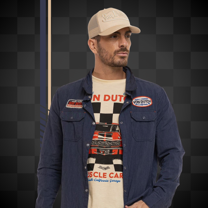 Von Dutch Chemise Rayée "Musc" - Von Dutch Chemise Rayée Musc. Coupe régulière, manches longues, 100% coton. Fermeture à pression. Patchs brodés, écritures dos brodées. - Esprit Pilote