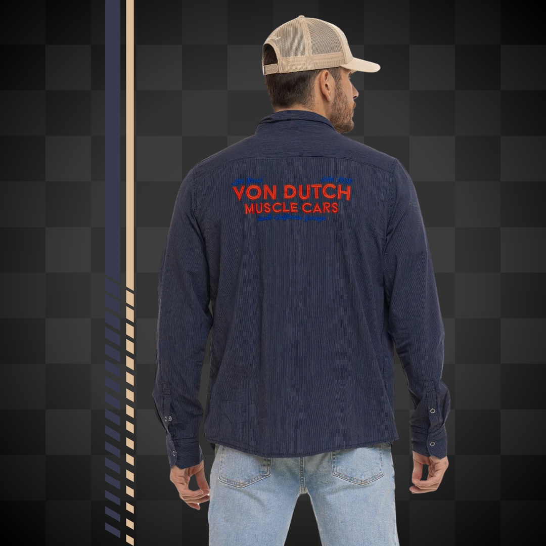 Von Dutch Chemise Rayée "Musc" - Von Dutch Chemise Rayée Musc. Coupe régulière, manches longues, 100% coton. Fermeture à pression. Patchs brodés, écritures dos brodées. - Esprit Pilote