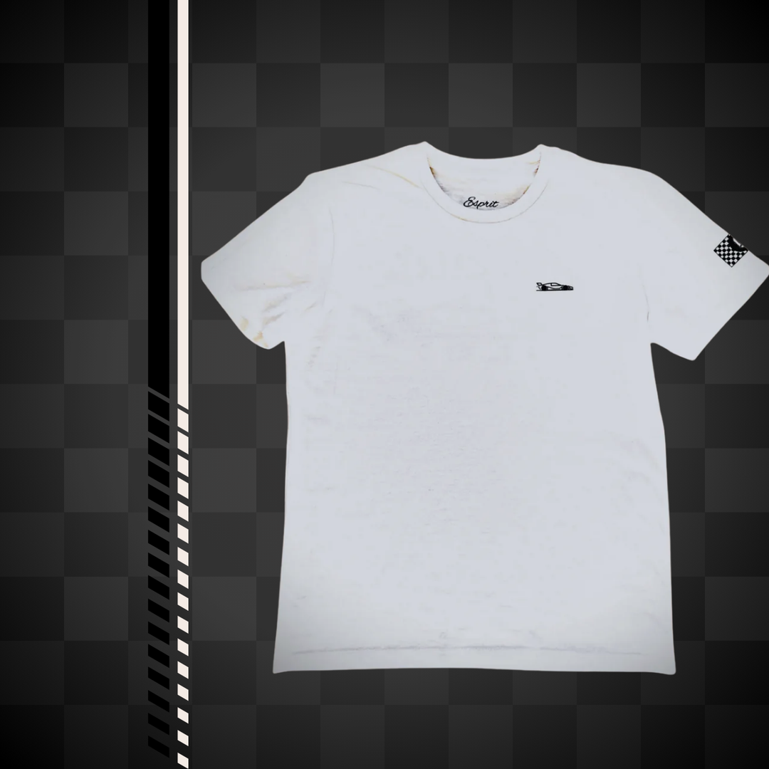 Affirmez votre look avec Esprit Pilote Tee Shirt "#0" - Ce tee-shirt célèbre l’origine de la marque avec audace. Numéro 0, il rend hommage aux voitures ouvreuses en rallye, annonçant l’arrivée des premiers pilotes et garantissant la maîtrise du parcours.