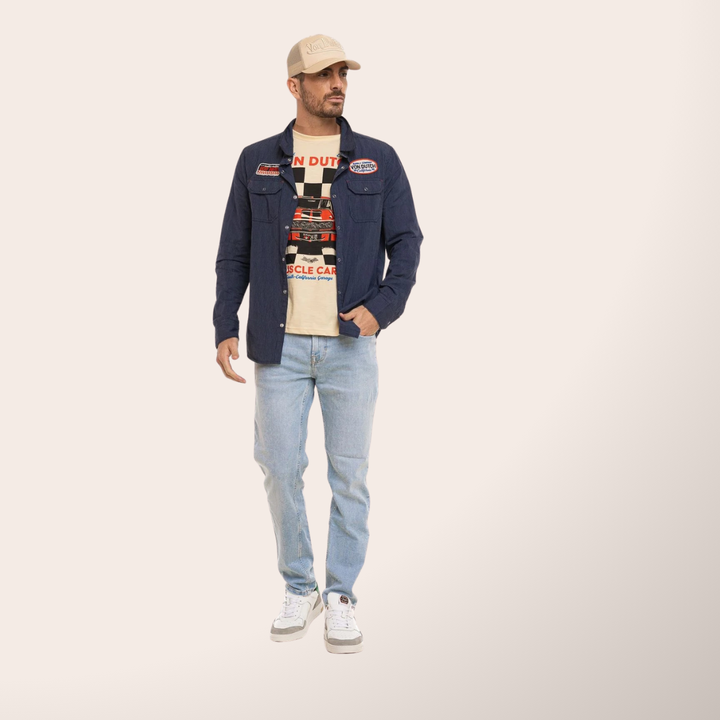 Von Dutch Chemise Rayée "Musc" - Von Dutch Chemise Rayée Musc. Coupe régulière, manches longues, 100% coton. Fermeture à pression. Patchs brodés, écritures dos brodées. - Esprit Pilote