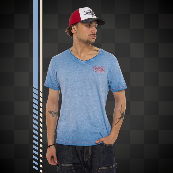 Von Dutch Tee Shirt Col V "Piston" - Von Dutch Tee Shirt Col V "Piston"– coton 100% flammé, coupe régulière et manches courtes. -
