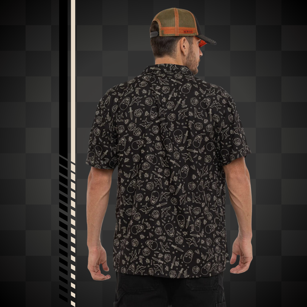 Von Dutch Chemisette "Tats" - Von Dutch Chemisette "Tats" - Von Dutch Chemise "Tats" en viscose 100% noir et blanc. Coupe régulière, manches courtes, fermeture bouton. -
