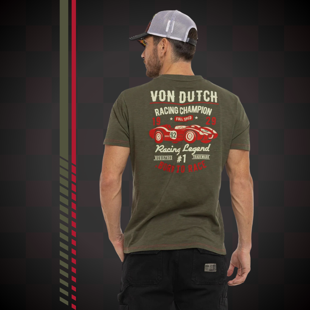 Von Dutch Tee Shirt "Champion" - Von Dutch Tee Shirt "Champion" 100% coton avec col rond et manches courtes. Coupe régulière confortable. Effet flammé unique. - Esprit Pilote