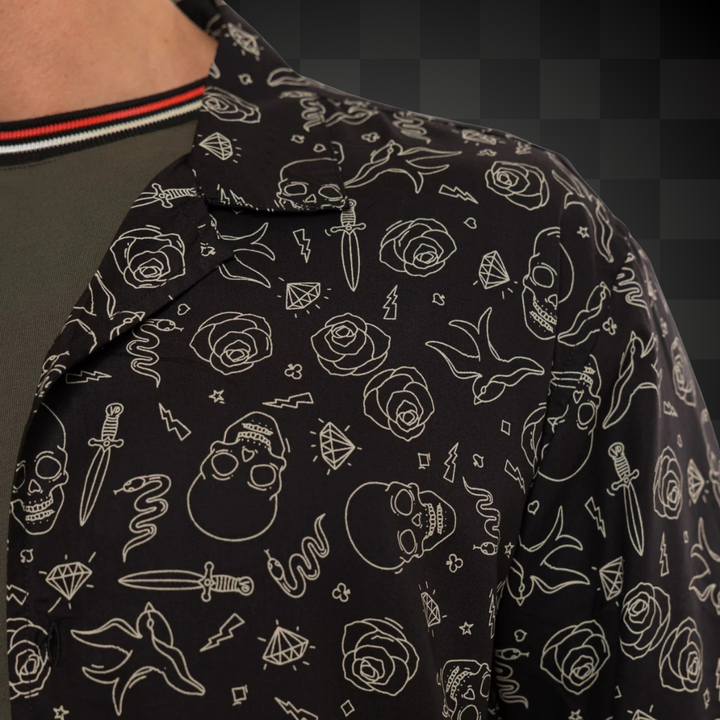 Von Dutch Chemisette "Tats" - Von Dutch Chemisette "Tats" - Von Dutch Chemise "Tats" en viscose 100% noir et blanc. Coupe régulière, manches courtes, fermeture bouton. -