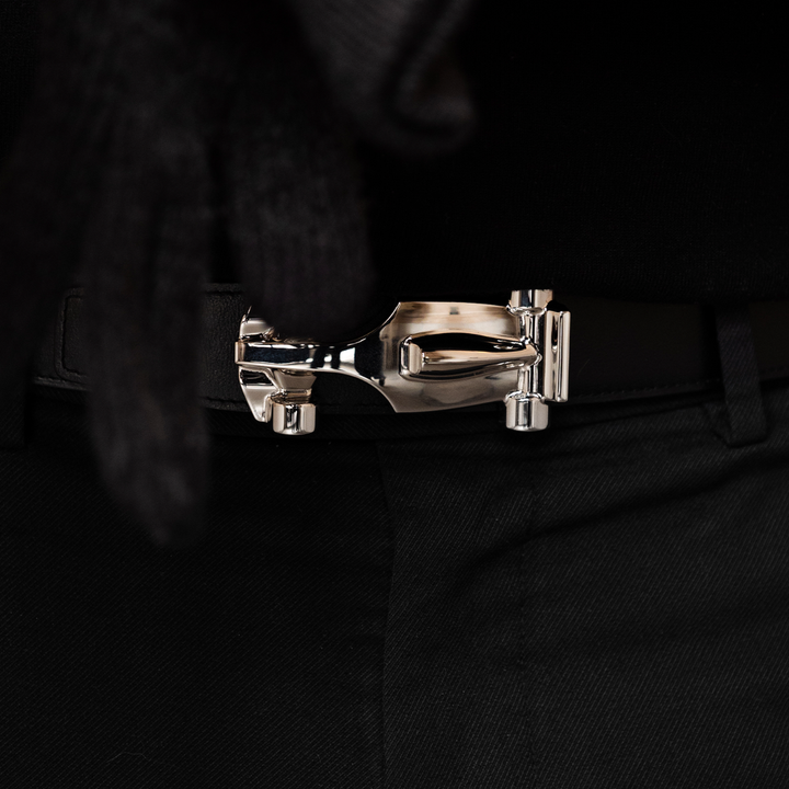 Aise Paris - Monoplace - Or, Or Rose ou Palladium - Aise Paris - Monoplace - Ceinture - Chez AISE, chaque création est réalisée avec un engagement envers l’excellence et une attention minutieuse aux détails. - Esprit Pilote -