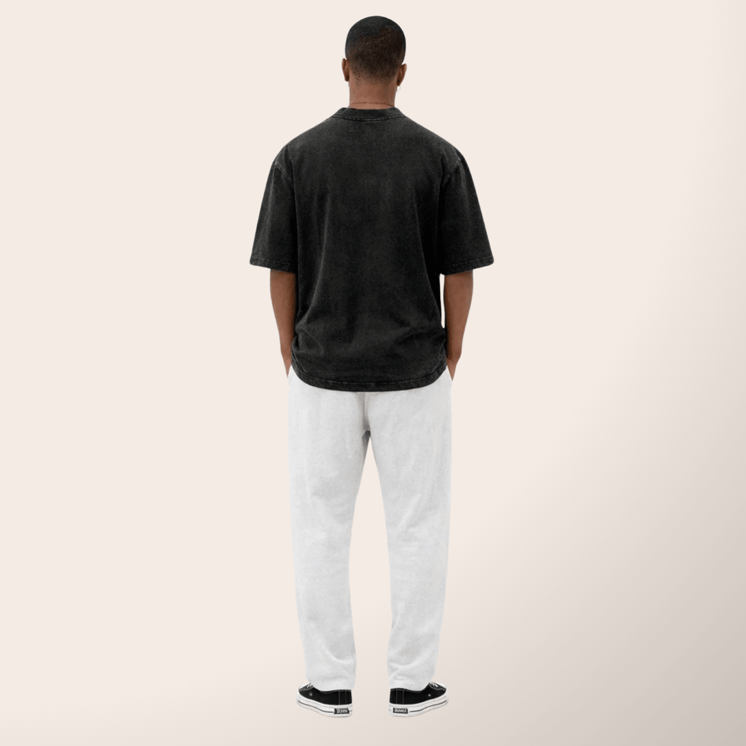 Von Dutch Tee Shirt Oversize "Poster" - Le Von Dutch Tee Shirt Oversize "Poster" incarne le style vintage avec une coupe relaxed. 100% coton, il allie confort et légèreté pour les beaux jours.