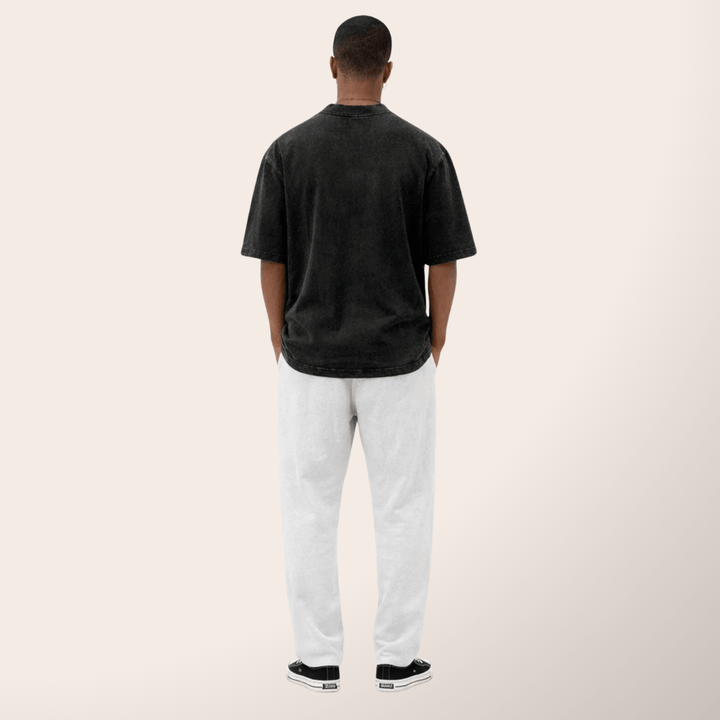 Von Dutch Tee Shirt Oversize "Poster" - Le Von Dutch Tee Shirt Oversize "Poster" incarne le style vintage avec une coupe relaxed. 100% coton, il allie confort et légèreté pour les beaux jours.