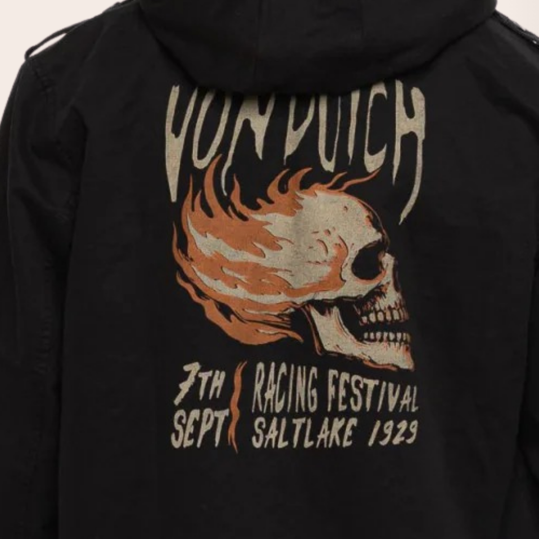 Von Dutch Veste à Capuche mi-saison "Salt" - Veste à capuche denim Von Dutch collection Salt. 100% coton, coloris noir/blanc/orange. Fermeture bouton, coupe mi-saison idéale pour les passionnés de style racing authentique. - Esprit Pilote