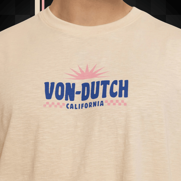 Von Dutch Tee Shirt Oversize "California" - Von Dutch Tee Shirt Oversize "California". Coupe confortable en 100% coton avec col rond et manches courtes. Effet flammé pour un style vintage authentique. - Esprit Pilote