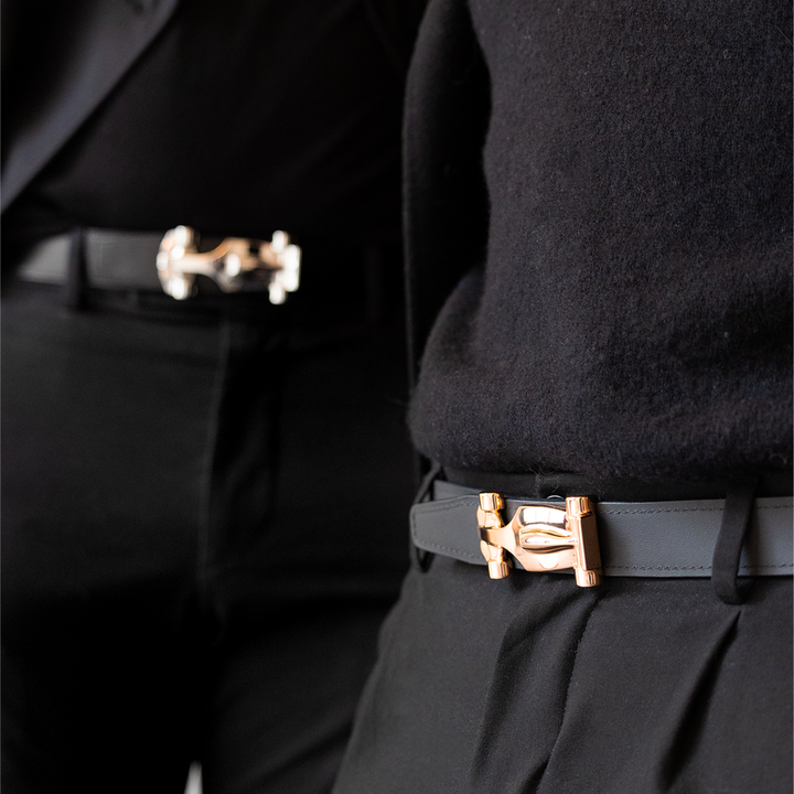 Aise Paris - Monoplace - Or, Or Rose ou Palladium - Aise Paris - Monoplace - Ceinture - Chez AISE, chaque création est réalisée avec un engagement envers l’excellence et une attention minutieuse aux détails. - Esprit Pilote -