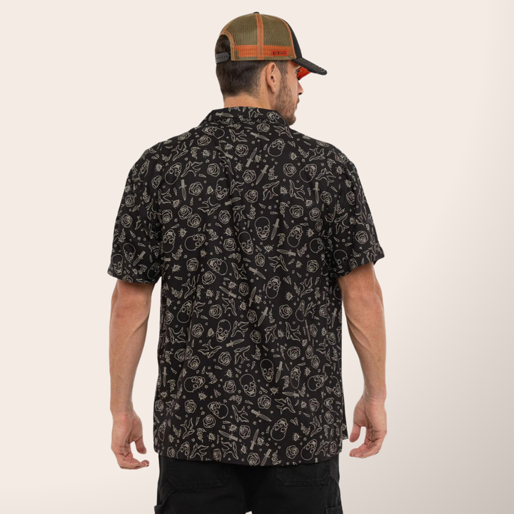 Von Dutch Chemisette "Tats" - Von Dutch Chemisette "Tats" - Von Dutch Chemise "Tats" en viscose 100% noir et blanc. Coupe régulière, manches courtes, fermeture bouton. -