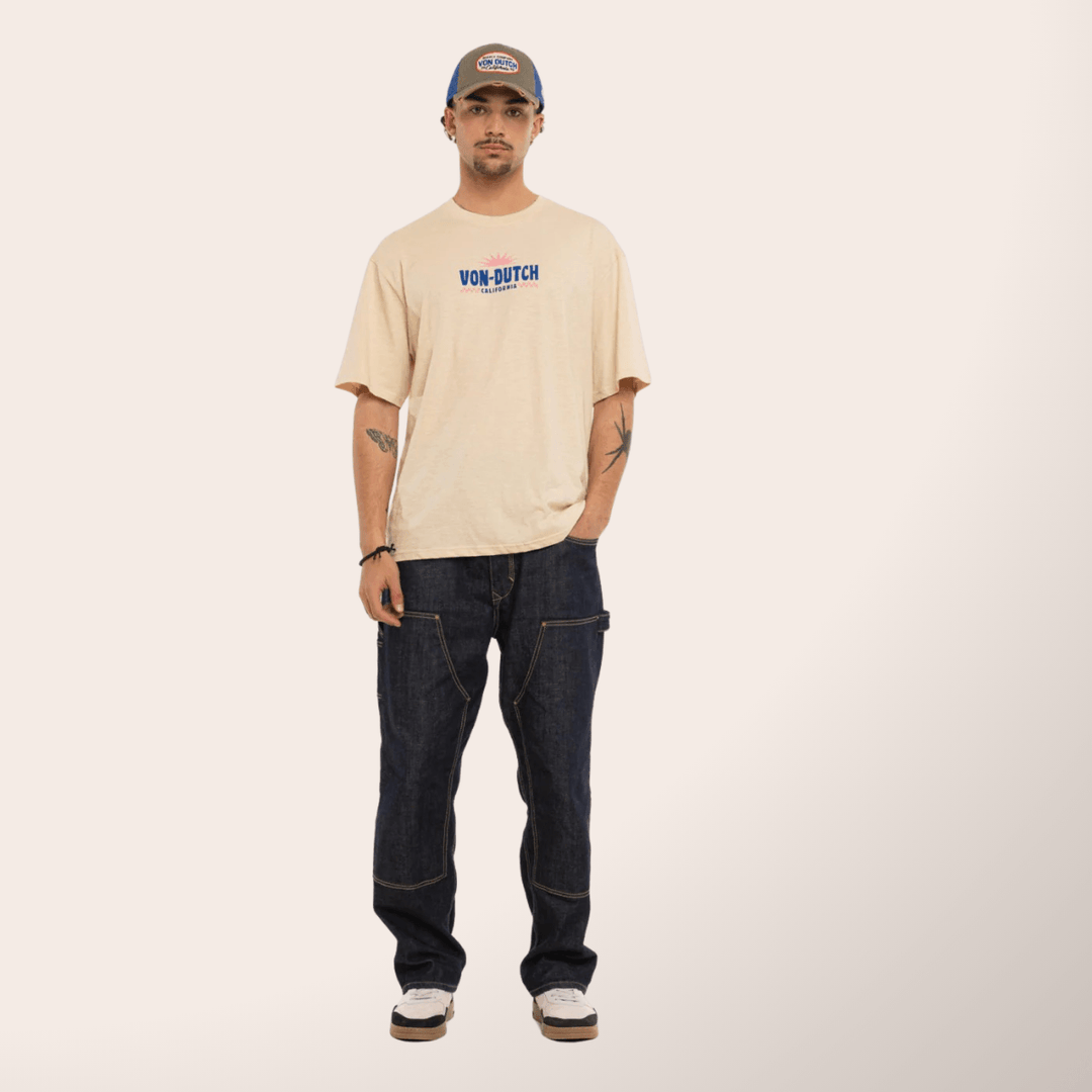 Von Dutch Tee Shirt Oversize "California" - Von Dutch Tee Shirt Oversize "California". Coupe confortable en 100% coton avec col rond et manches courtes. Effet flammé pour un style vintage authentique. - Esprit Pilote