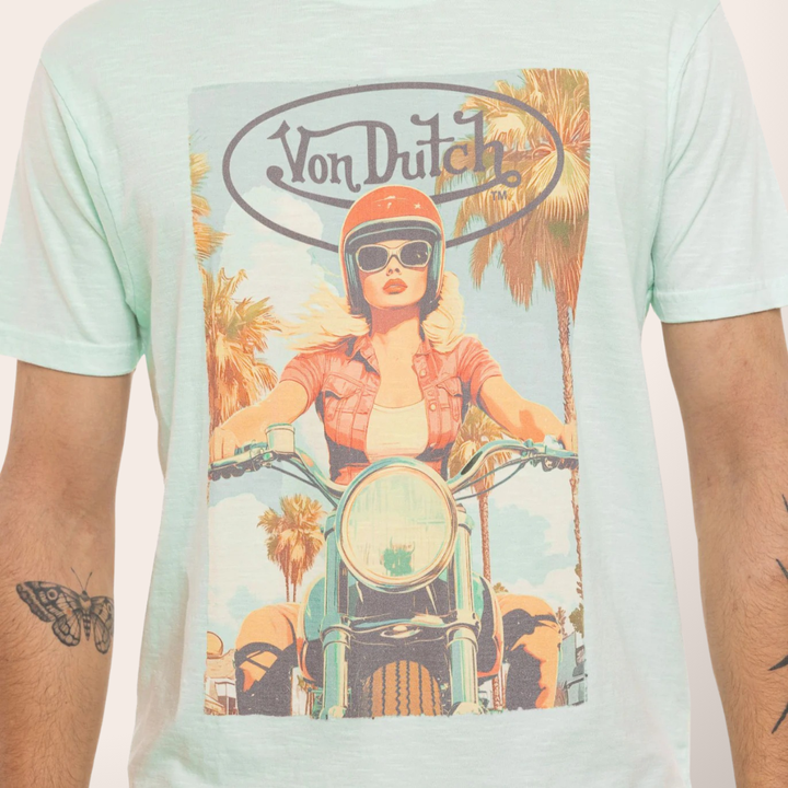 Von Dutch Tee Shirt "Girls 3" - Von Dutch Tee Shirt Girls 3 en 100% coton avec col rond et manches courtes. Effet flammé unique. Lavage 30°. - Esprit Pilote