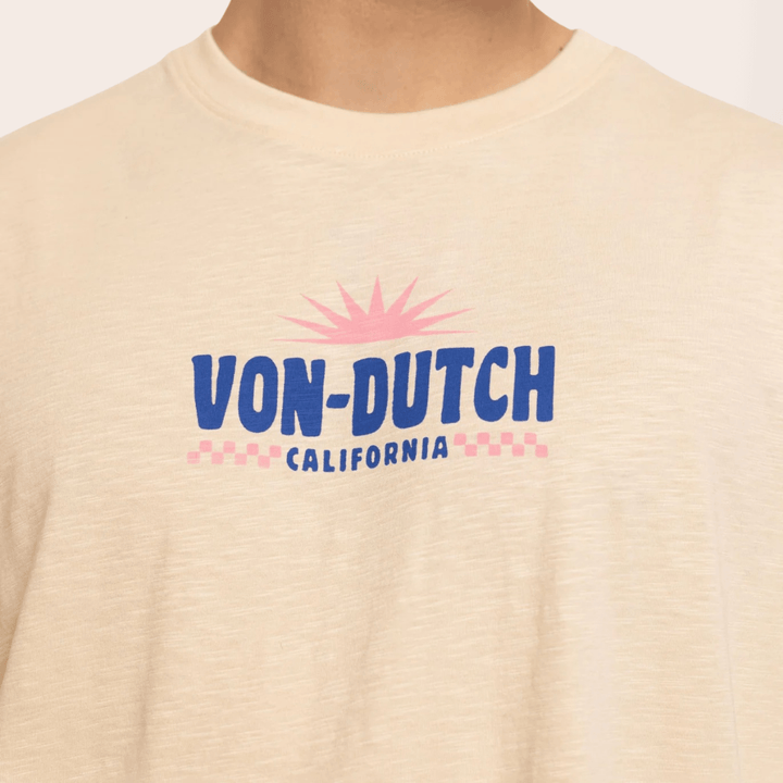 Von Dutch Tee Shirt Oversize "California" - Von Dutch Tee Shirt Oversize "California". Coupe confortable en 100% coton avec col rond et manches courtes. Effet flammé pour un style vintage authentique. - Esprit Pilote