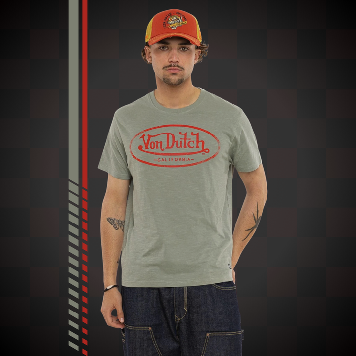 Von Dutch Tee Shirt "Brad 26" - Von Dutch Tee Shirt "Brad 26" - Von Dutch Tee Shirt "Brad 26" – T-shirt coton régulier, manches courtes et col rond. 100% coton 170g, - Esprit Pilote