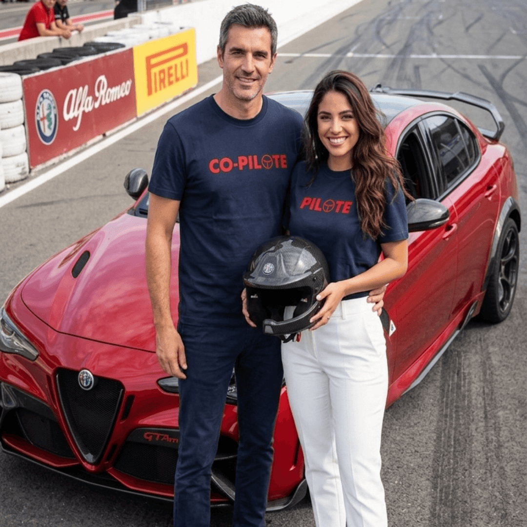 Vroom Vroom Tee Shirt "Co-Pilote" - Vroom Vroom Tee Shirt Co-Pilote. Coton organique bio, imprimé en France avec fierté. Coupe confortable et respirante pour un port quotidien sans compromis.