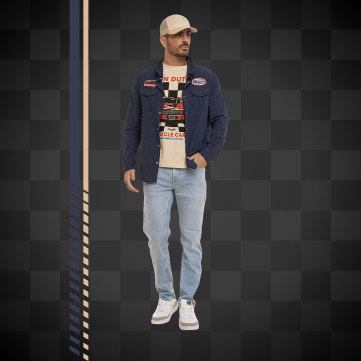 Von Dutch Chemise Rayée "Musc" - Von Dutch Chemise Rayée Musc. Coupe régulière, manches longues, 100% coton. Fermeture à pression. Patchs brodés, écritures dos brodées. - Esprit Pilote