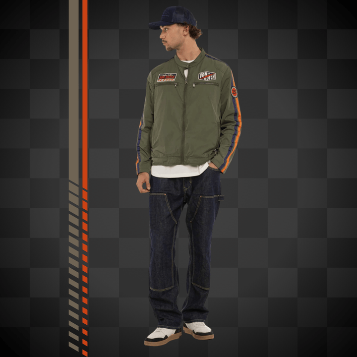 Von Dutch Blouson Mi-Saison "Oil" - Von Dutch Blouson Mi-Saison "Oil", alliant style urbain et praticité. 100% polyester, ce blouson offre légèreté et durabilité pour les transitions saisonnières.
