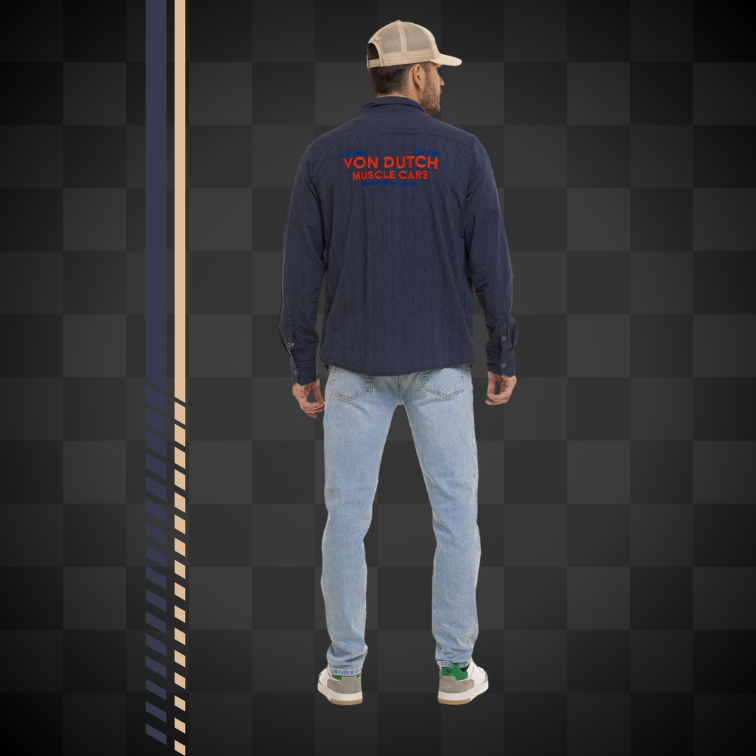 Von Dutch Chemise Rayée "Musc" - Von Dutch Chemise Rayée Musc. Coupe régulière, manches longues, 100% coton. Fermeture à pression. Patchs brodés, écritures dos brodées. - Esprit Pilote