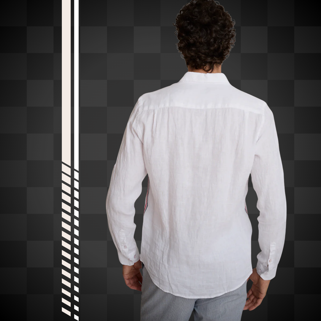 Affirmez votre look avec Delahaye Chemise 100% Lin Blanc - Chemise intemporelle en lin pur blanc, coupe régulière généreuse pour un confort optimal. Manches longues et broderie poitrine signature apportent une touche d'élégance discrète, tandis que le lis