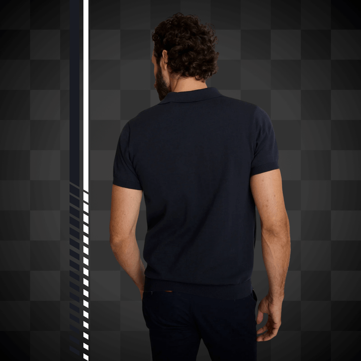 Affirmez votre look avec Delahaye Polo Lambda Marine en coton pur offrant confort et respirabilité optimale. Élastiques renforcés à la taille et aux manches - Esprit Pilote