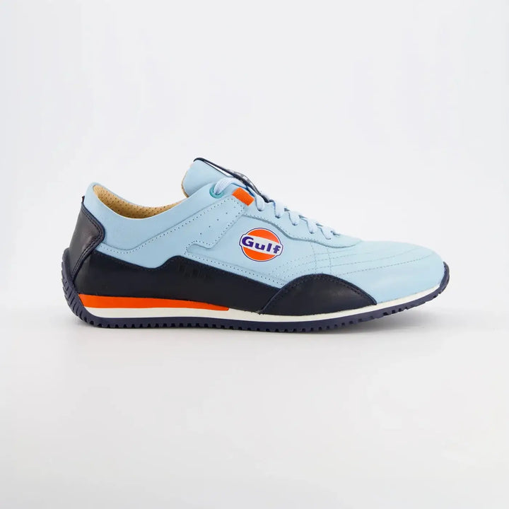 Gulf Chaussures Cuir Style Pilote "Racy Leather" Light Blue - Gulf Chaussures Cuir Style Pilote "Racy Leather" Light Blue. Tige en cuir nappa premium offrant souplesse et durabilité.