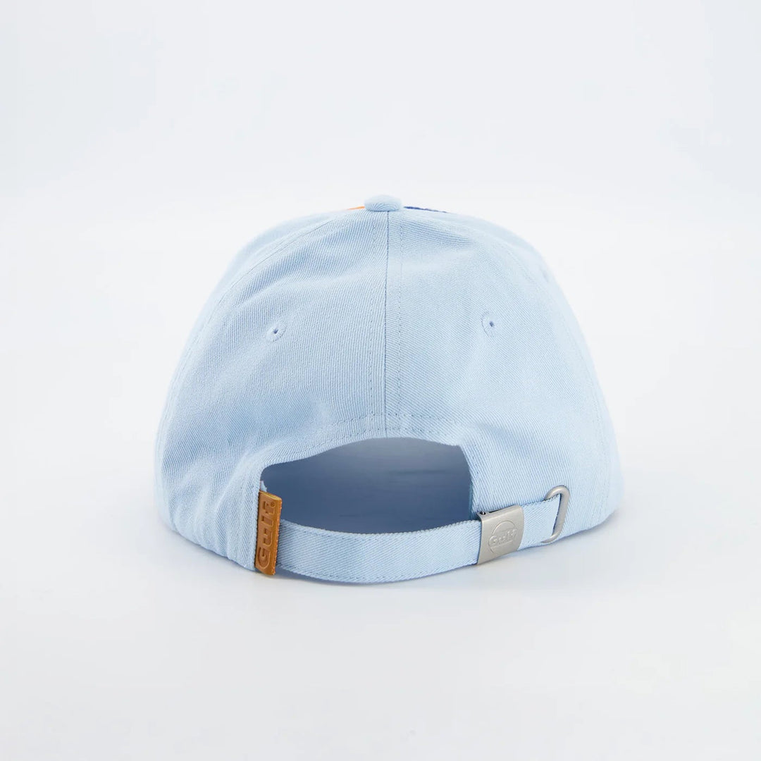 Gulf Casquette "Legend" - Gulf Casquette "Legend" - Casquette 6 panneaux en 100 % coton avec applications graphiques et broderies détaillées. Boucle de réglage métal à logo embossé.