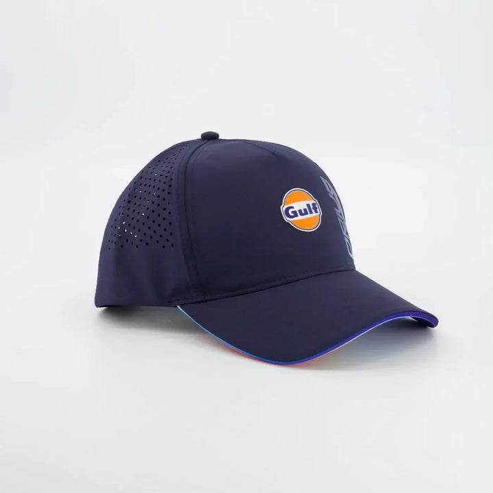 Gulf Casquette "Gradient Tech" - Gulf Casquette "Gradient Tech" - Gulf Casquette "Gradient Tech" — style graphique moderne avec design 6 panneaux en polyester micro perforé. Logo Gulf 3D - Esprit Pilote