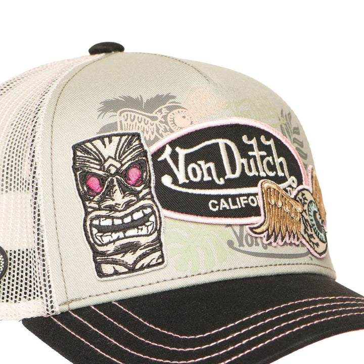 Von Dutch Casquette "Patches 13" - Von Dutch Casquette "Patches 13" Trucker. Snapback réglable, filet rigide. 50% coton, 50% polyester. Gris clair, vert pâle, noir, beige. Visière arrondie. - Esprit Pilote