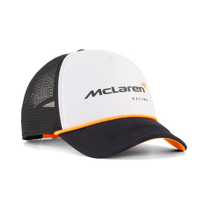McLaren F1 Team Casquette Team 2026 Blanc/Noir - McLaren F1 Team Casquette Team 2026 BlancNoir. Panneaux en maille pour la ventilation, couleurs et graphiques d'équipe officiels. - Esprit Pilote