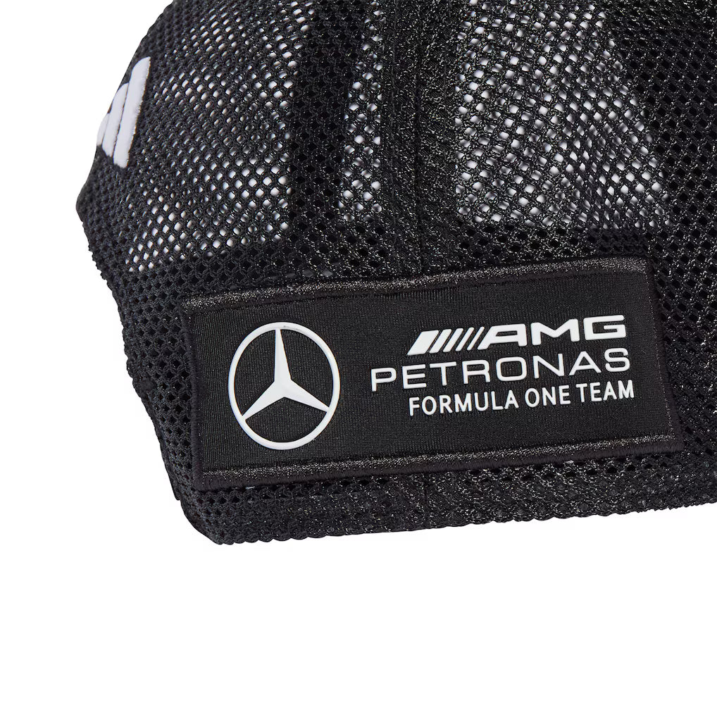 AMG Petronas Casquette "Star" - Arrivage en cours AMG Petronas Casquette Star. Casquette structurée avec panneaux en maille pour une ventilation optimale. Logo de l'équipe brodé. - Esprit Pilote