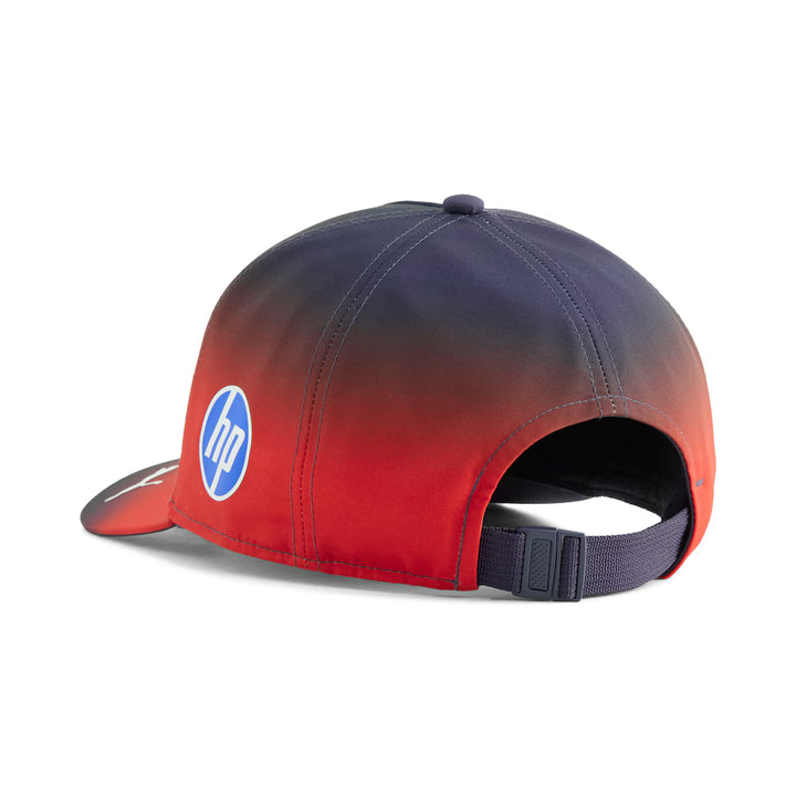 Scuderia Ferrari Casquette Charles Leclerc GP Chine 2026 - Scuderia Ferrari Casquette Charles Leclerc GP Chine 2026 - Casquette officielle Puma avec panneaux maille ventilant, patch cousu et fermeture à pression. - Esprit Pilote