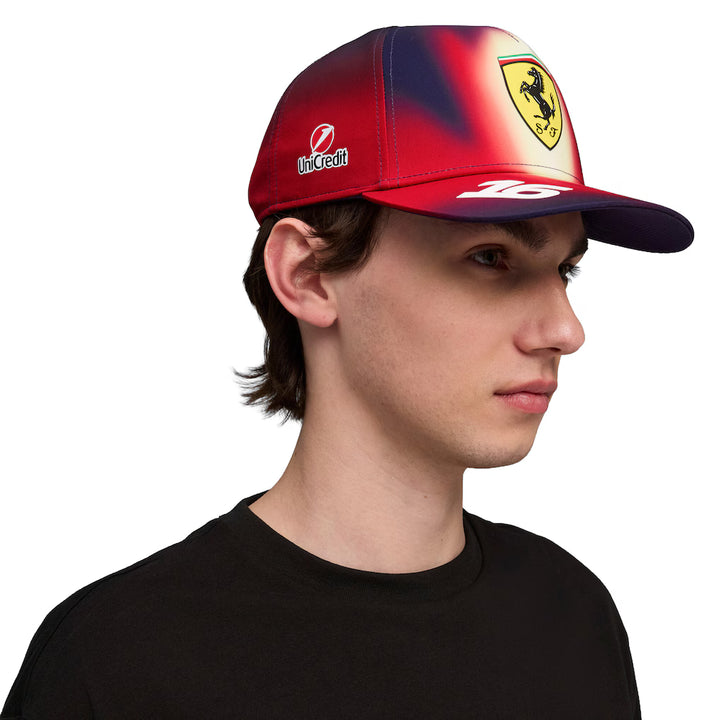 Scuderia Ferrari Casquette Charles Leclerc GP Chine 2026 - Scuderia Ferrari Casquette Charles Leclerc GP Chine 2026 - Casquette officielle Puma avec panneaux maille ventilant, patch cousu et fermeture à pression. - Esprit Pilote
