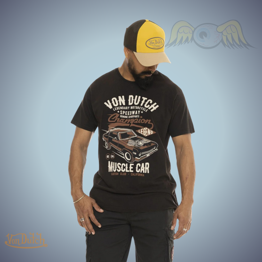 Affirmez votre look avec VD Tee Shirt "Muscle" - Noir - Collection : Muscle Couleur : Noir/Blanc/Bordeau Coupe : Régular Type de manches : Manches courtes Type de col : Col rond Composition : 100% Coton Effet : Flammé Lavage en machine : 30° - Esprit Pilo